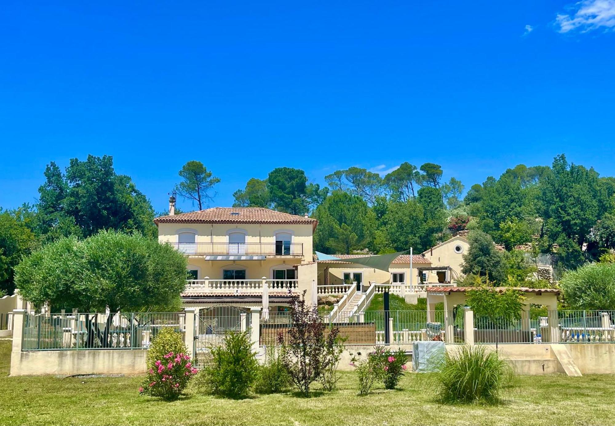Villa Les Terrasses De Valerian à Brignoles Extérieur photo