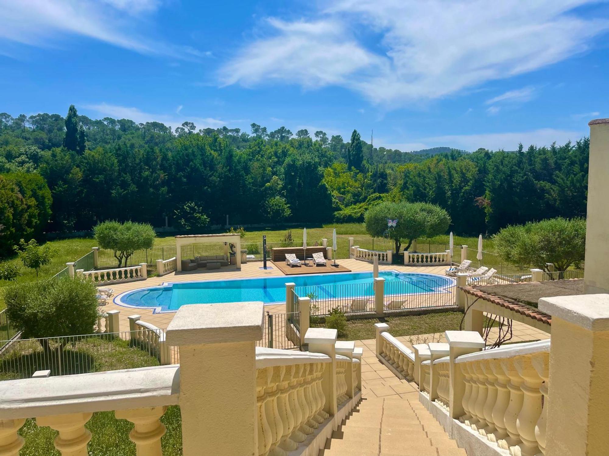 Villa Les Terrasses De Valerian à Brignoles Extérieur photo